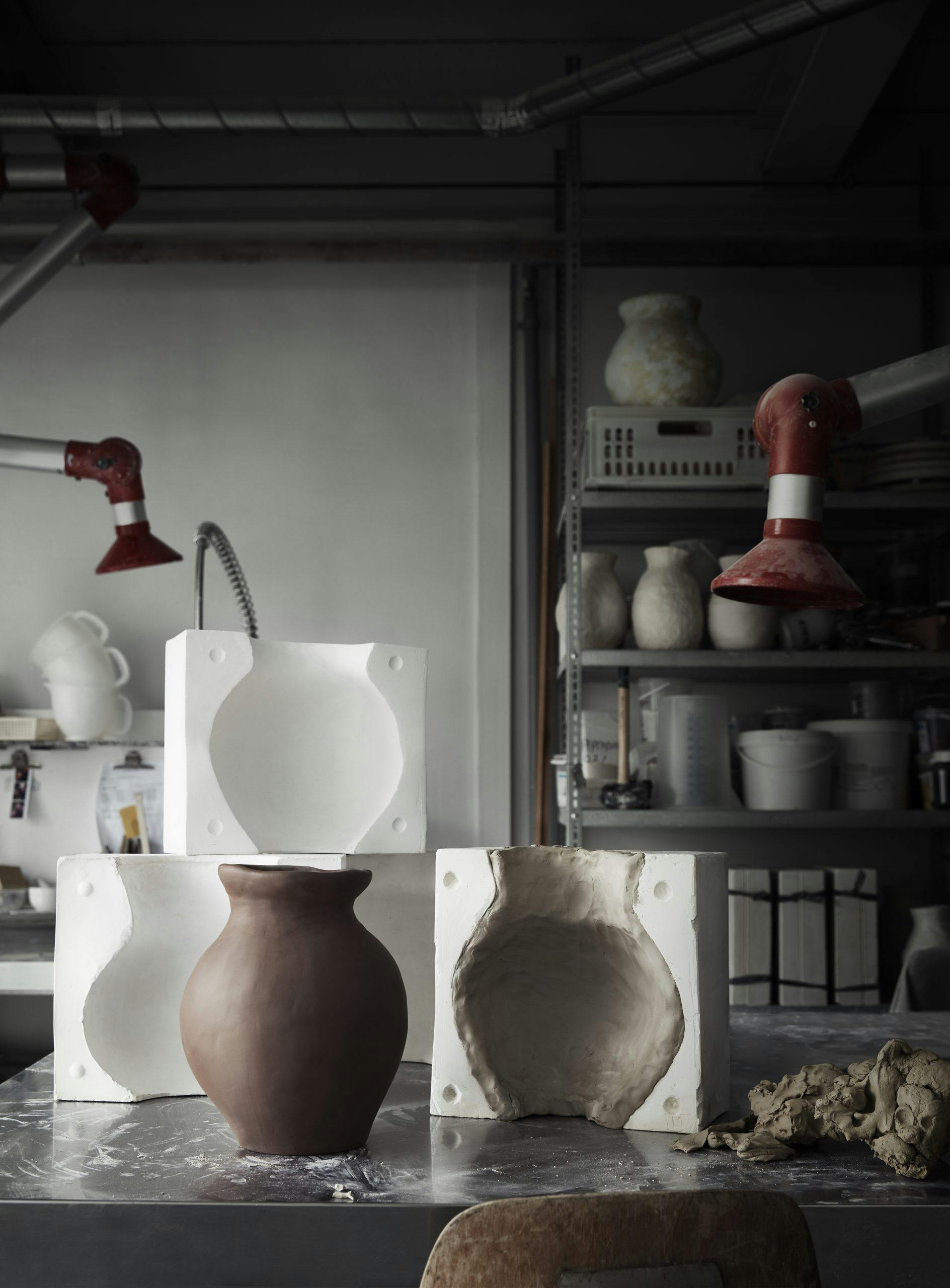 Støpt i håndlaget form Ikea vase som er støpt i håndlagde former
